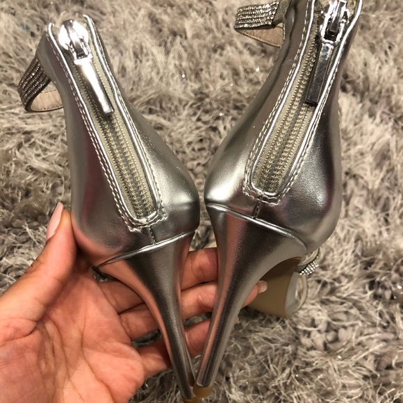 Steve Madden strapped heels - Picture 3 of 3